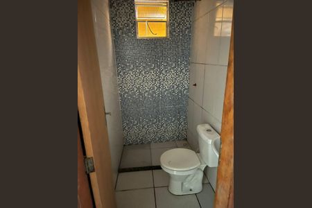Banheiro de apartamento para alugar com 1 quarto, 25m² em Valparaíso, Petrópolis