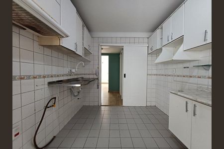 Casa de condomínio à venda com 215m², 4 quartos e 5 vagasFoto 11
