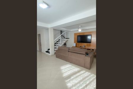 Casa à venda com 3 quartos, 200m² em Curicica, Rio de Janeiro