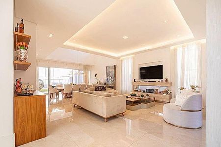 Casa à venda com 550m², 4 quartos e 6 vagas