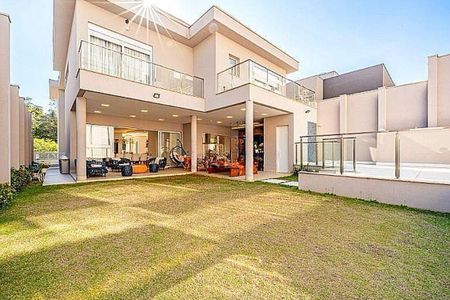 Casa à venda com 550m², 4 quartos e 6 vagas