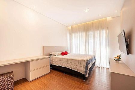 Casa à venda com 550m², 4 quartos e 6 vagas