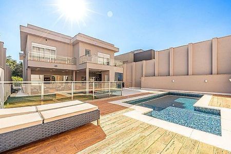 Casa à venda com 550m², 4 quartos e 6 vagas