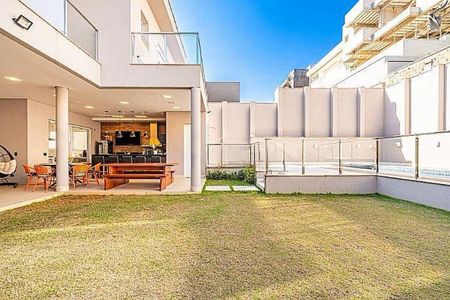 Casa à venda com 550m², 4 quartos e 6 vagas