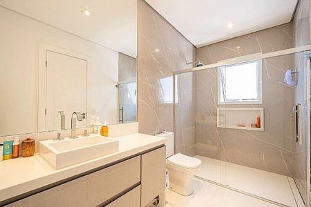 Casa à venda com 550m², 4 quartos e 6 vagas
