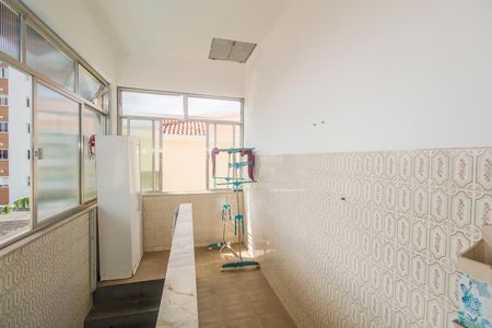 Casa à venda com 360m², 3 quartos e 2 vagas Casa à venda com 360m², 3 quartos e 2 vagasCozinha e Área de Serviço
