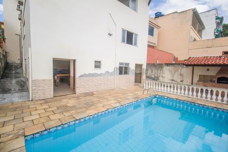 Casa à venda com 360m², 3 quartos e 2 vagas Casa à venda com 360m², 3 quartos e 2 vagasÁrea externa