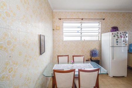 Casa à venda com 360m², 3 quartos e 2 vagas Casa à venda com 360m², 3 quartos e 2 vagasCozinha e Área de Serviço