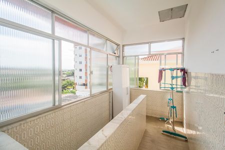 Casa à venda com 360m², 3 quartos e 2 vagas Casa à venda com 360m², 3 quartos e 2 vagasCozinha e Área de Serviço