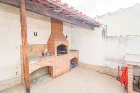 Casa à venda com 360m², 3 quartos e 2 vagas Casa à venda com 360m², 3 quartos e 2 vagasÁrea externa