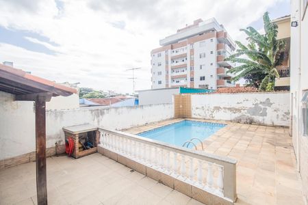 Casa à venda com 360m², 3 quartos e 2 vagas Casa à venda com 360m², 3 quartos e 2 vagasÁrea externa