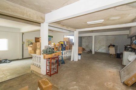 Casa à venda com 360m², 3 quartos e 2 vagas Casa à venda com 360m², 3 quartos e 2 vagasGaragem