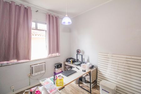 Quarto 2 de casa à venda com 3 quartos, 360m² em Vila Valqueire, Rio de Janeiro