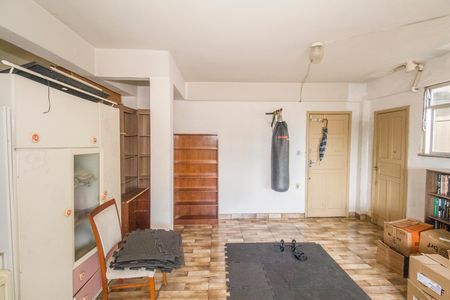Casa à venda com 360m², 3 quartos e 2 vagas Casa à venda com 360m², 3 quartos e 2 vagasEscritório