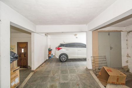 Casa à venda com 360m², 3 quartos e 2 vagas Casa à venda com 360m², 3 quartos e 2 vagasGaragem