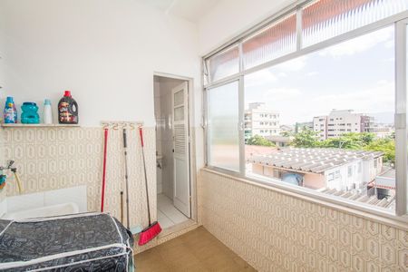 Casa à venda com 360m², 3 quartos e 2 vagas Casa à venda com 360m², 3 quartos e 2 vagasCozinha e Área de Serviço