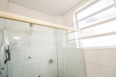 Casa à venda com 360m², 3 quartos e 2 vagas Casa à venda com 360m², 3 quartos e 2 vagasBanheiro 2