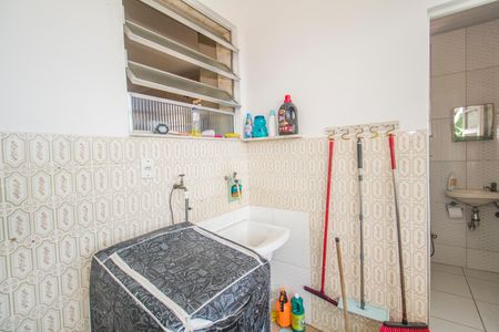 Casa à venda com 360m², 3 quartos e 2 vagas Casa à venda com 360m², 3 quartos e 2 vagasCozinha e Área de Serviço