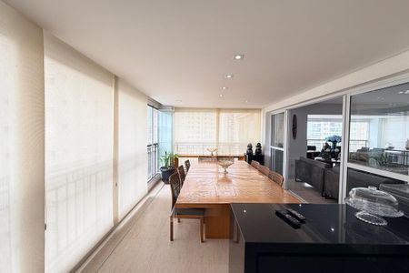 Apartamento à venda com 260m², 3 quartos e 5 vagas