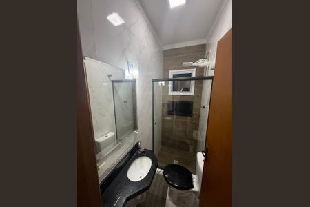 Banheiro  de apartamento para alugar com 2 quartos, 60m² em Vila Caiçara, Praia Grande