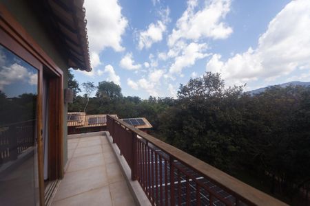 Varanda suíte 1 de casa de condomínio à venda com 4 quartos, 350m² em Casa Branca, Brumadinho