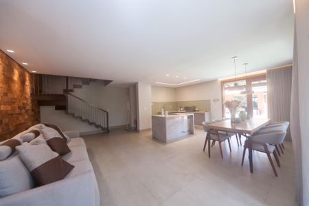 Sala de casa de condomínio à venda com 4 quartos, 350m² em Casa Branca, Brumadinho