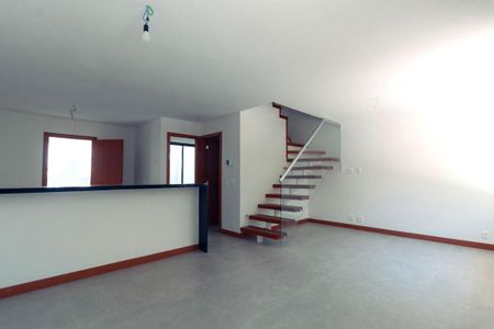 Casa à venda com 4 quartos, 189m² em Itaipu, Niterói