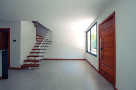 Casa à venda com 189m², 4 quartos e 1 vaga