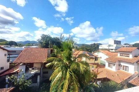 Casa à venda com 189m², 4 quartos e 1 vaga
