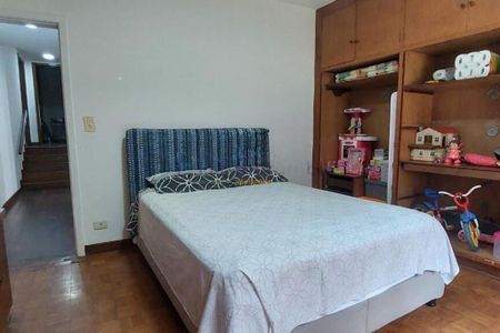 Casa à venda com 4 quartos, 492m² em Interlagos, São Paulo