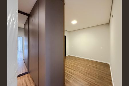 Casa de condomínio à venda com 425m², 4 quartos e 4 vagasQuarto