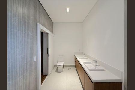 Casa de condomínio à venda com 425m², 4 quartos e 4 vagasBanheiro 