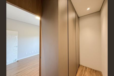 Casa de condomínio à venda com 425m², 4 quartos e 4 vagasQuarto