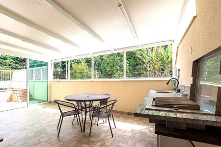 Apartamento à venda com 94m², 2 quartos e 1 vaga