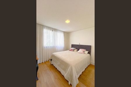 Casa à venda com 345m², 4 quartos e 6 vagas