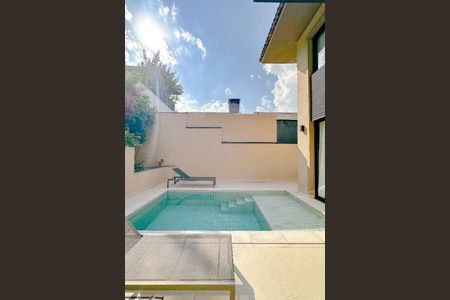 Casa à venda com 345m², 4 quartos e 6 vagas