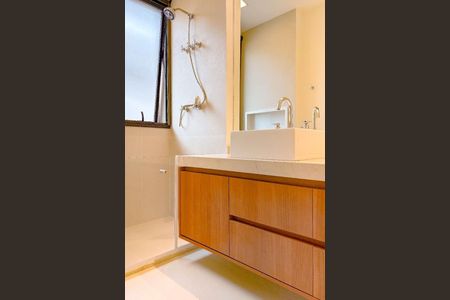 Casa à venda com 345m², 4 quartos e 6 vagas