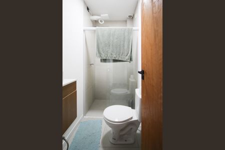 Banheiro de kitnet/studio para alugar com 1 quarto, 21m² em Moema, São Paulo