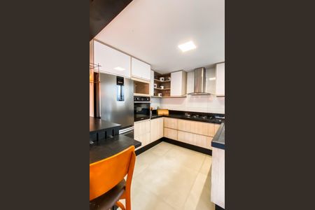 Casa de condomínio para alugar com 122m², 2 quartos e 2 vagasCozinha 