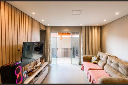 Sala de casa de condomínio para alugar com 2 quartos, 122m² em Cidade Patriarca, São Paulo