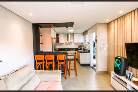 Sala de casa de condomínio para alugar com 2 quartos, 122m² em Cidade Patriarca, São Paulo