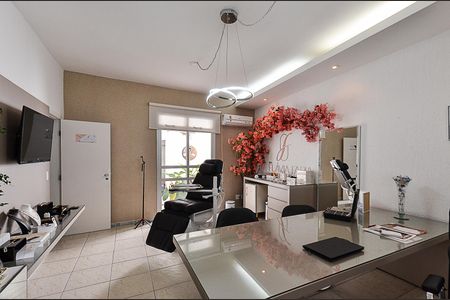 Casa à venda com 300m², 6 quartos e 4 vagas Casa à venda com 300m², 6 quartos e 4 vagasQuarto 6