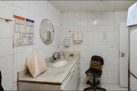 Casa à venda com 300m², 6 quartos e 4 vagas Casa à venda com 300m², 6 quartos e 4 vagasBanheiro de serviço