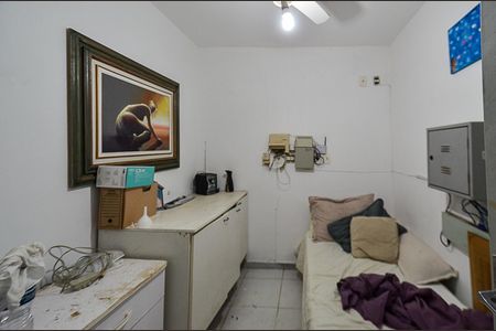 Casa à venda com 300m², 6 quartos e 4 vagas Casa à venda com 300m², 6 quartos e 4 vagasQuarto de Serviço