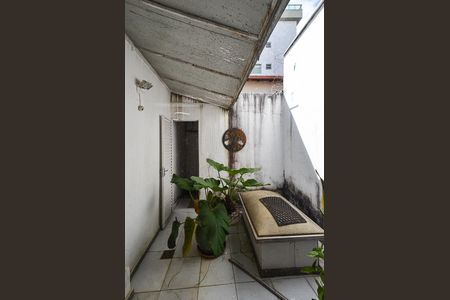 Casa à venda com 300m², 6 quartos e 4 vagas Casa à venda com 300m², 6 quartos e 4 vagasVaranda Quarto 6