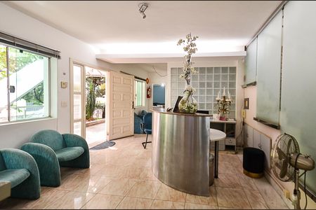 Casa à venda com 300m², 6 quartos e 4 vagas Casa à venda com 300m², 6 quartos e 4 vagasSala de Estar