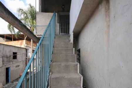 Escada de entrada 02 de casa para alugar com 2 quartos, 90m² em Jardim da Conquista, São Paulo