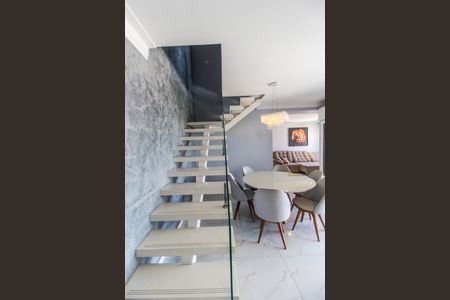 Apartamento para alugar com 160m², 3 quartos e 3 vagasEscada