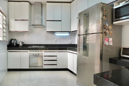 Cozinha  de casa à venda com 3 quartos, 128m² em Alto Caiçaras, Belo Horizonte