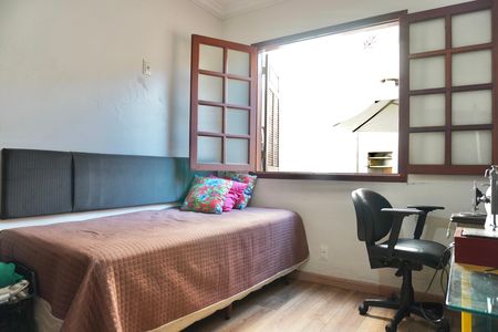 Quarto 1 de casa à venda com 3 quartos, 128m² em Alto Caiçaras, Belo Horizonte